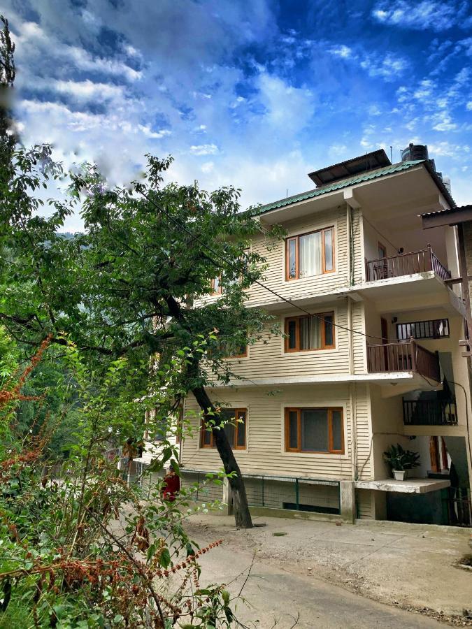 Hotel Rising Star Near To Mall Road #Budgetfriendly #Bigrooms #Garden #Bonfire #Parking #Forestview #Mountainview Manali  Exterior photo