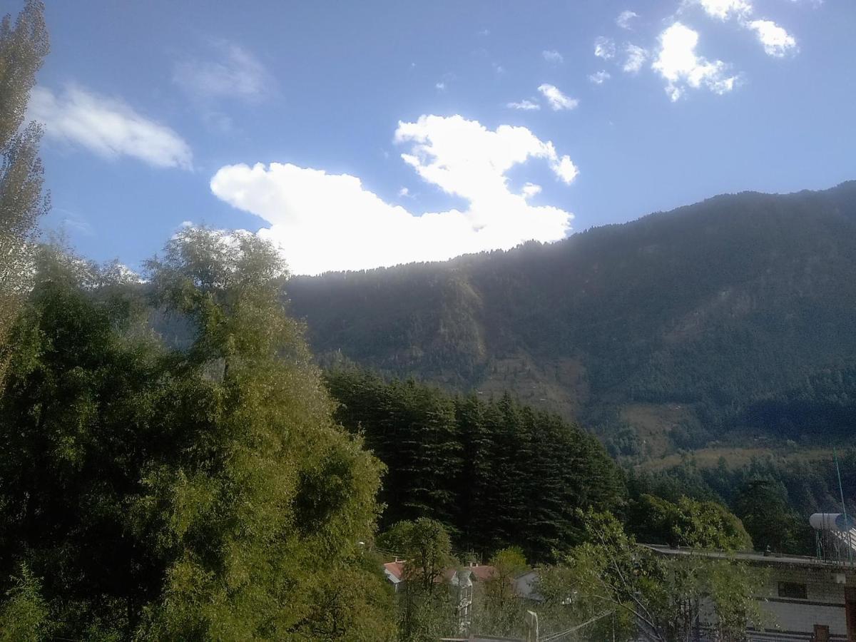 Hotel Rising Star Near To Mall Road #Budgetfriendly #Bigrooms #Garden #Bonfire #Parking #Forestview #Mountainview Manali  Exterior photo