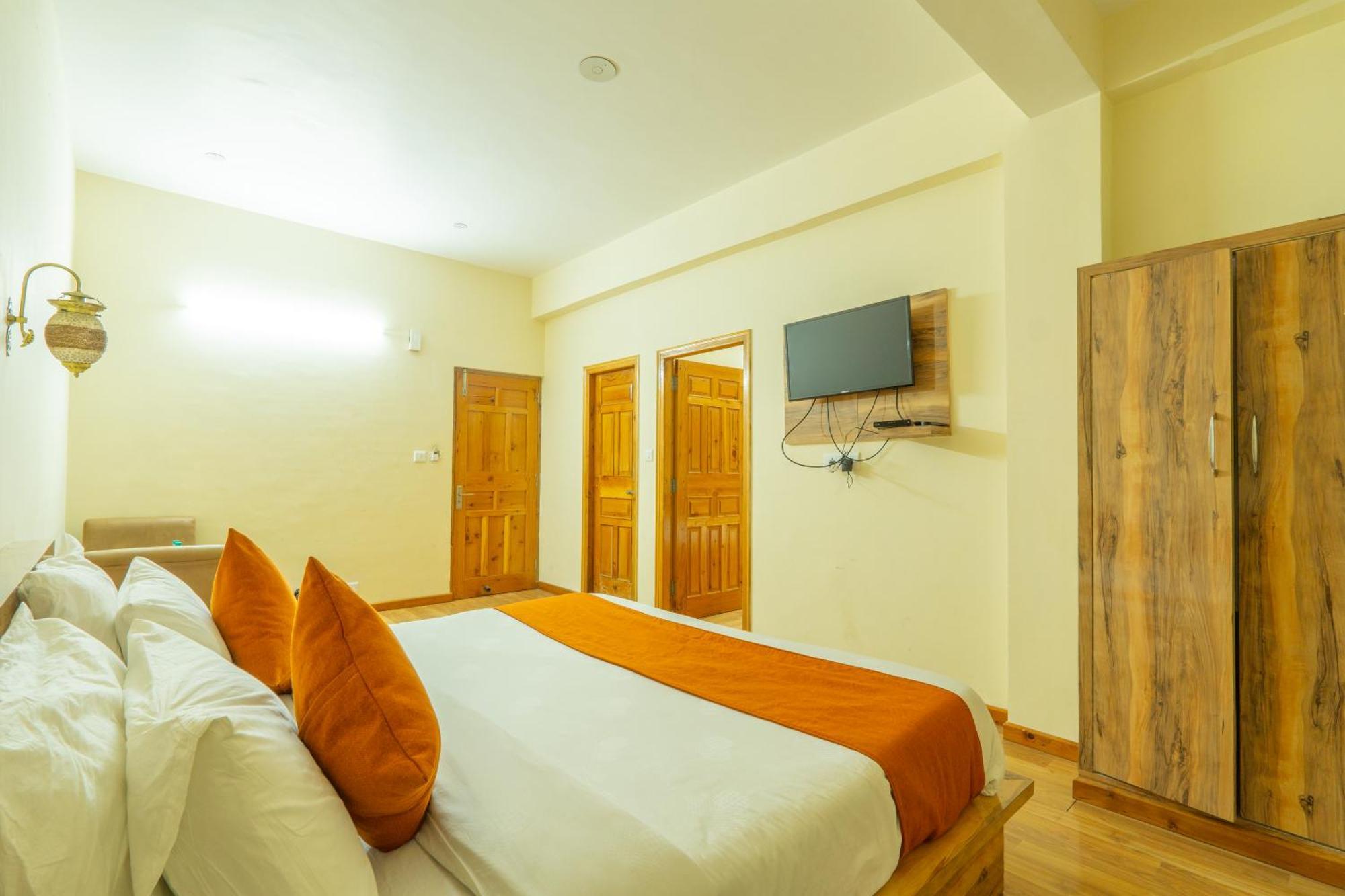 Hotel Rising Star Near To Mall Road #Budgetfriendly #Bigrooms #Garden #Bonfire #Parking #Forestview #Mountainview Manali  Exterior photo