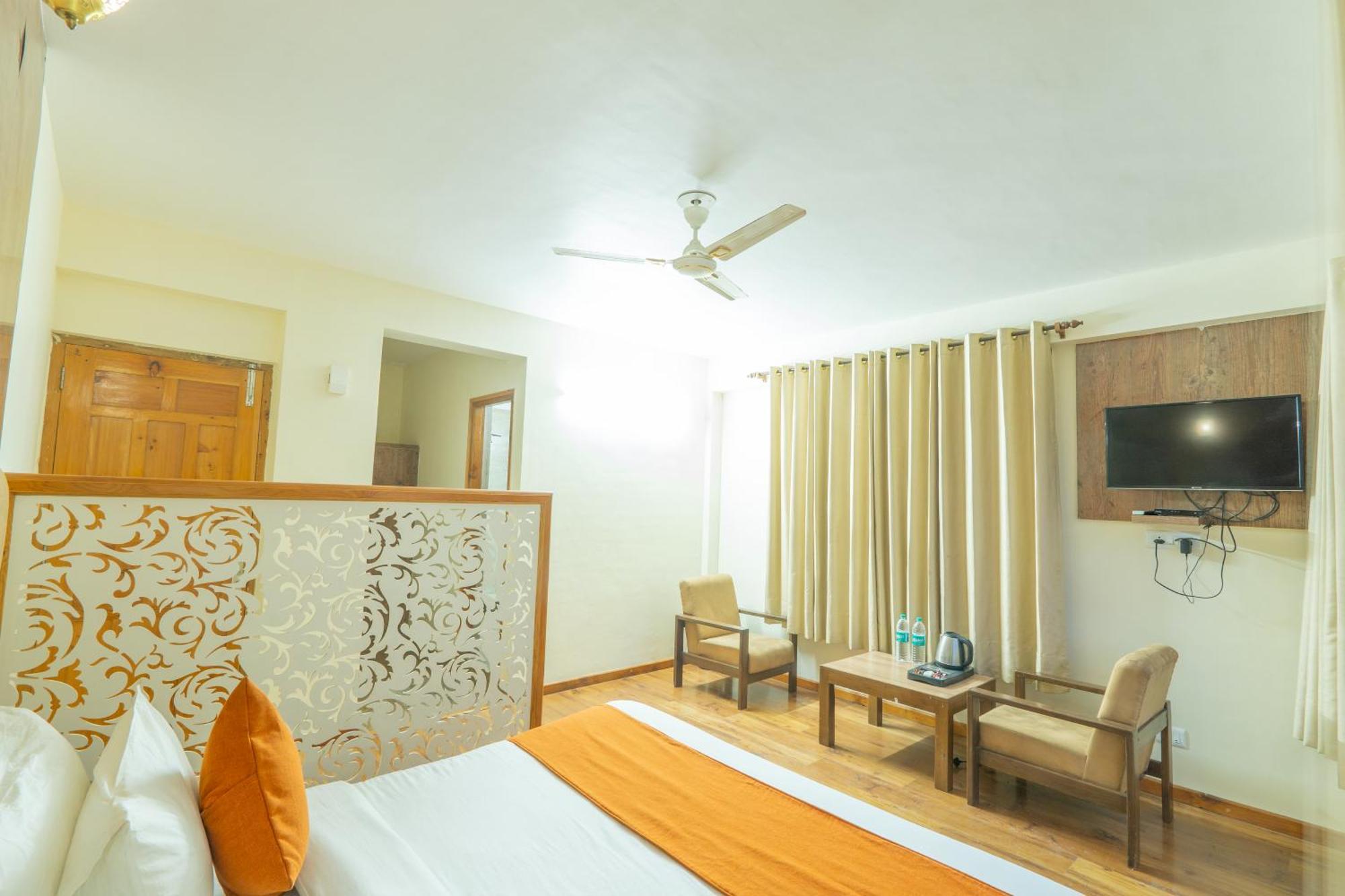 Hotel Rising Star Near To Mall Road #Budgetfriendly #Bigrooms #Garden #Bonfire #Parking #Forestview #Mountainview Manali  Exterior photo
